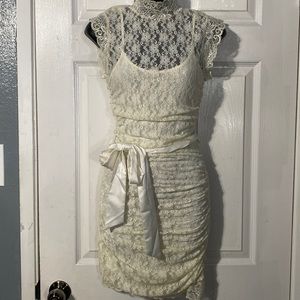 Vintage cream fitting lace dress